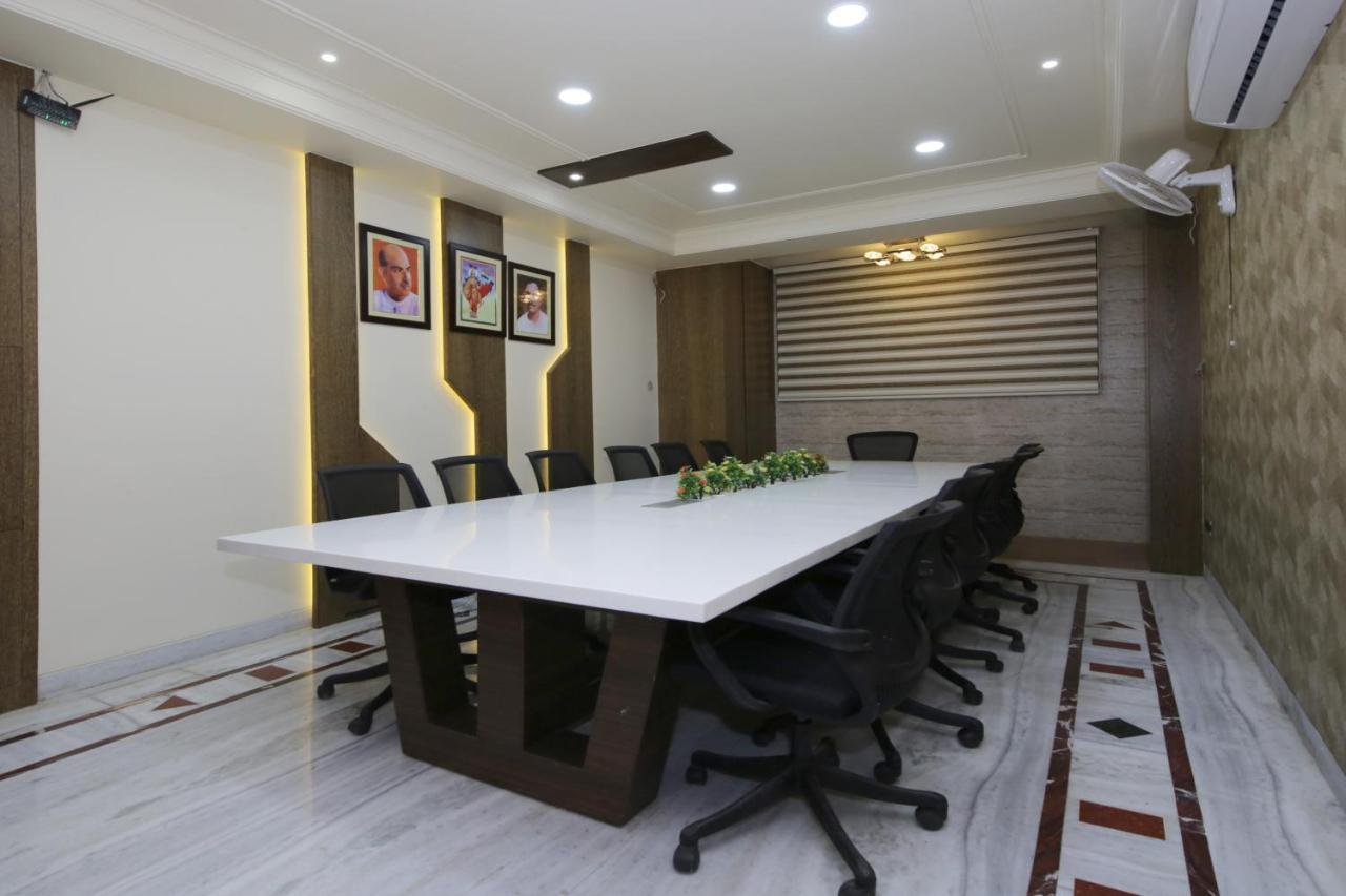 Capital O 36691 Hotel Aashirwad Inn جبلبور المظهر الخارجي الصورة
